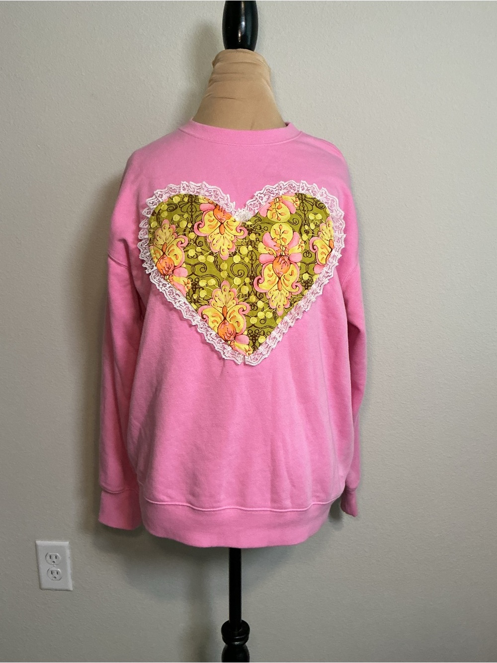 Pink Heart Appliqué Sweatshirt - Picture 3 of 6